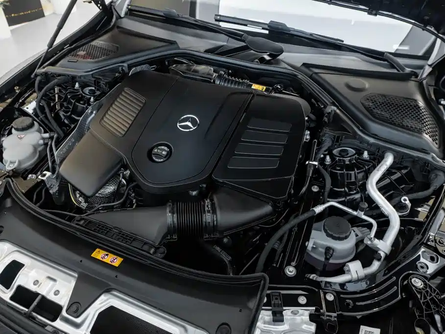 Mercedes-Benz E-Class — миниатюра 11