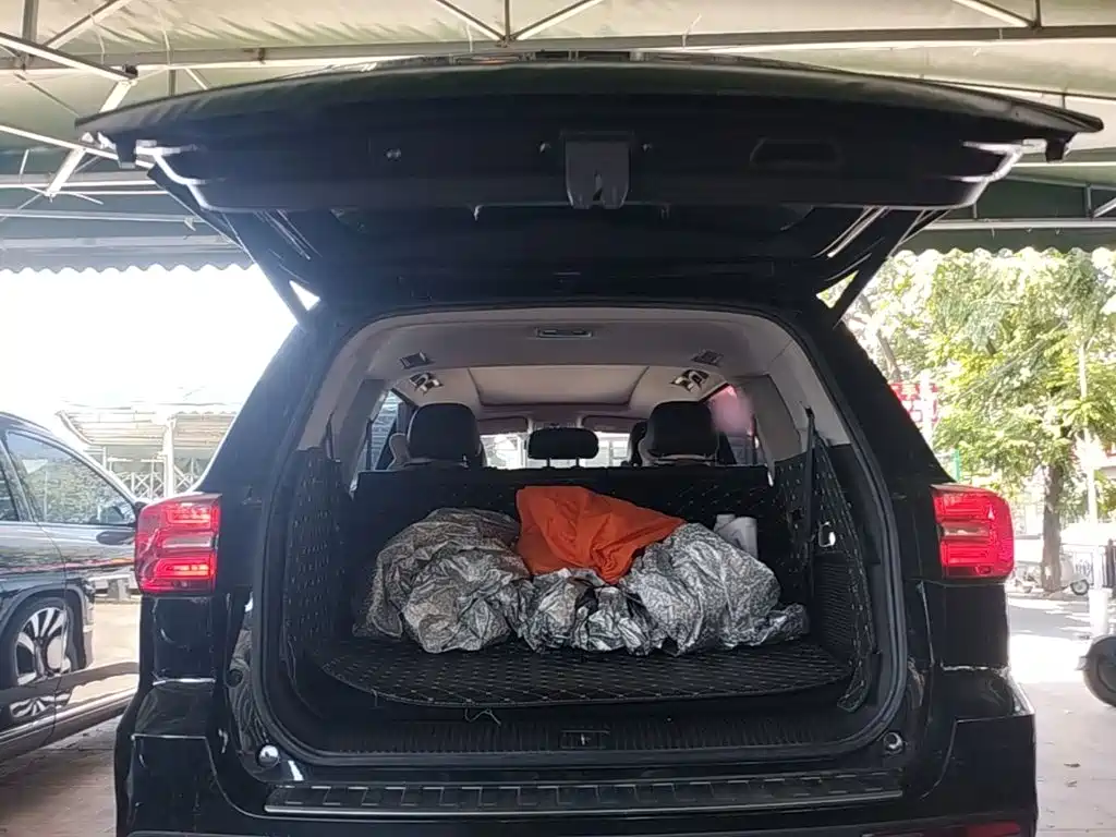 Roewe RX8 — миниатюра 19