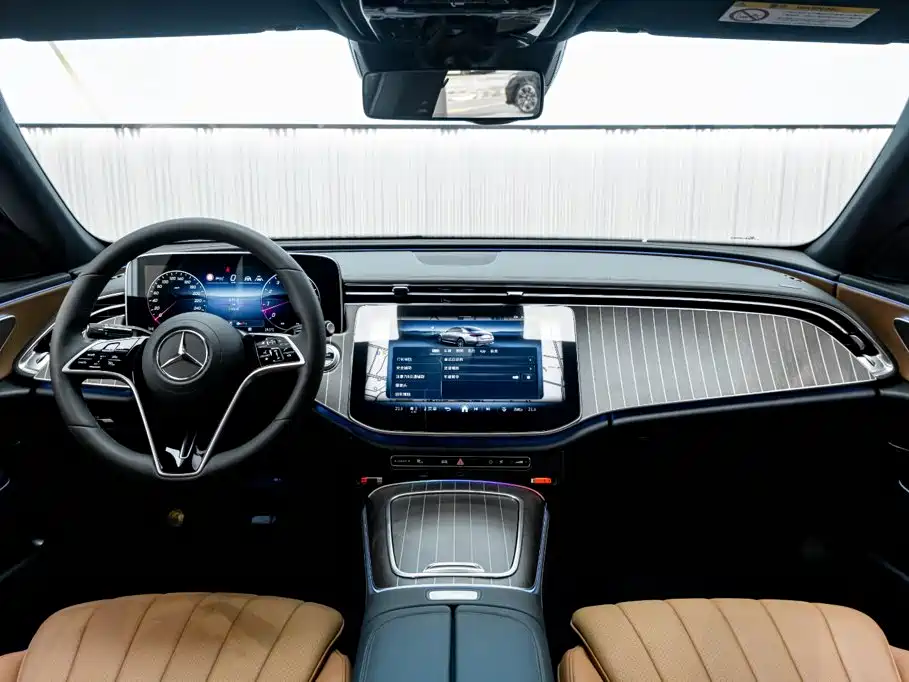 Mercedes-Benz E-Class — миниатюра 15