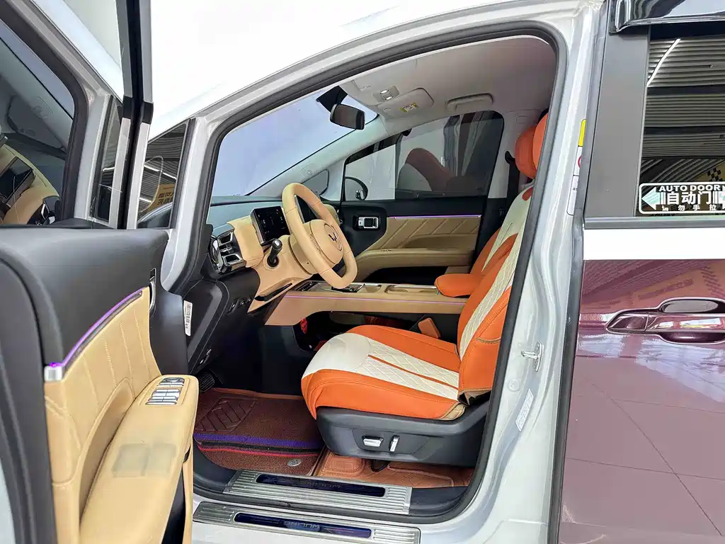 Wuling Xingguang 730 New Energy — миниатюра 8