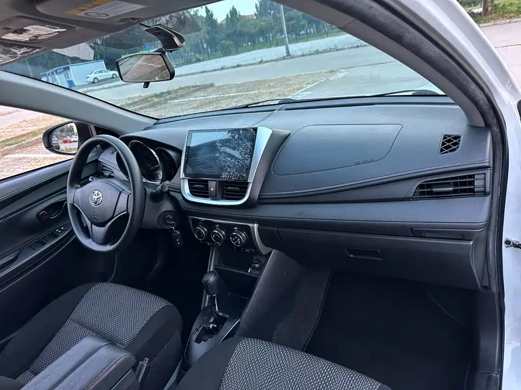 Toyota Vios FS — миниатюра 16