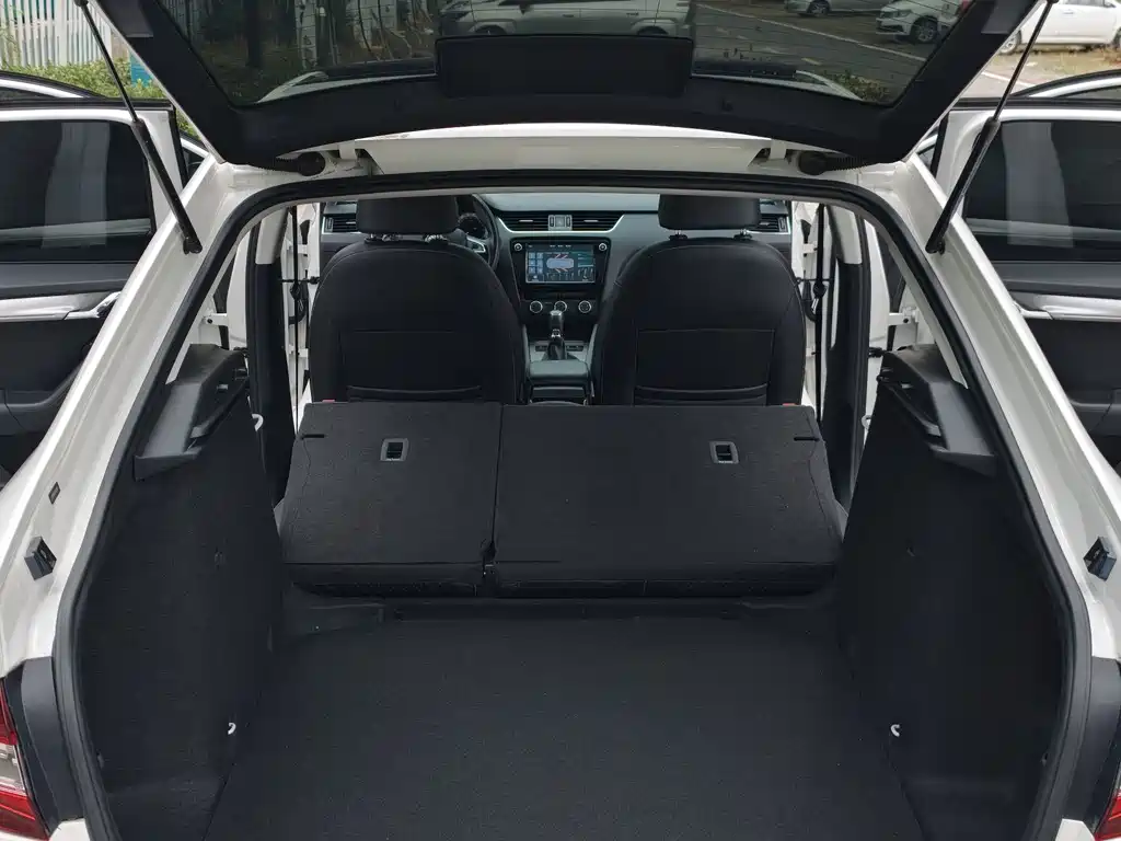 Skoda Octavia — миниатюра 9
