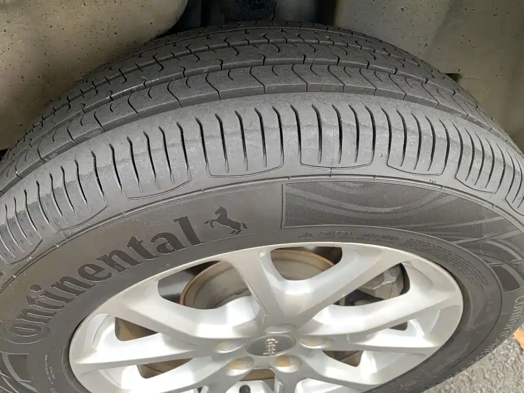 Jeep Cherokee (Import) — миниатюра 18