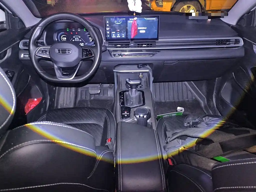 Geely Emgrand — миниатюра 13