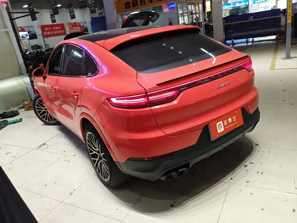 Porsche Cayenne — миниатюра 6