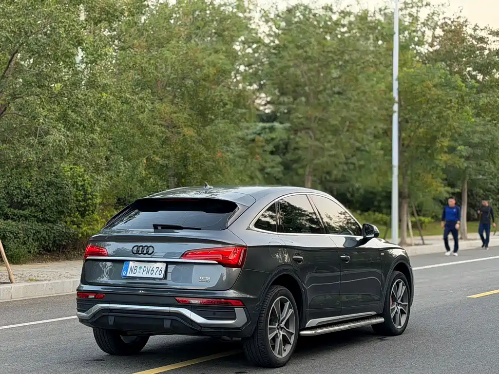 AUDI Q5L SPORTBACK
