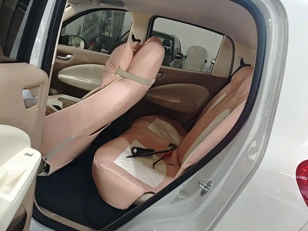 Wuling MINIEV — миниатюра 17
