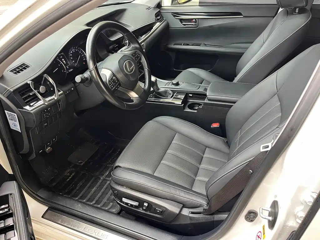 Lexus ES — миниатюра 9