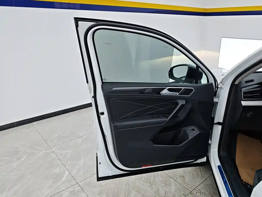 Volkswagen Tiguan L L 2024 300TSI AT
