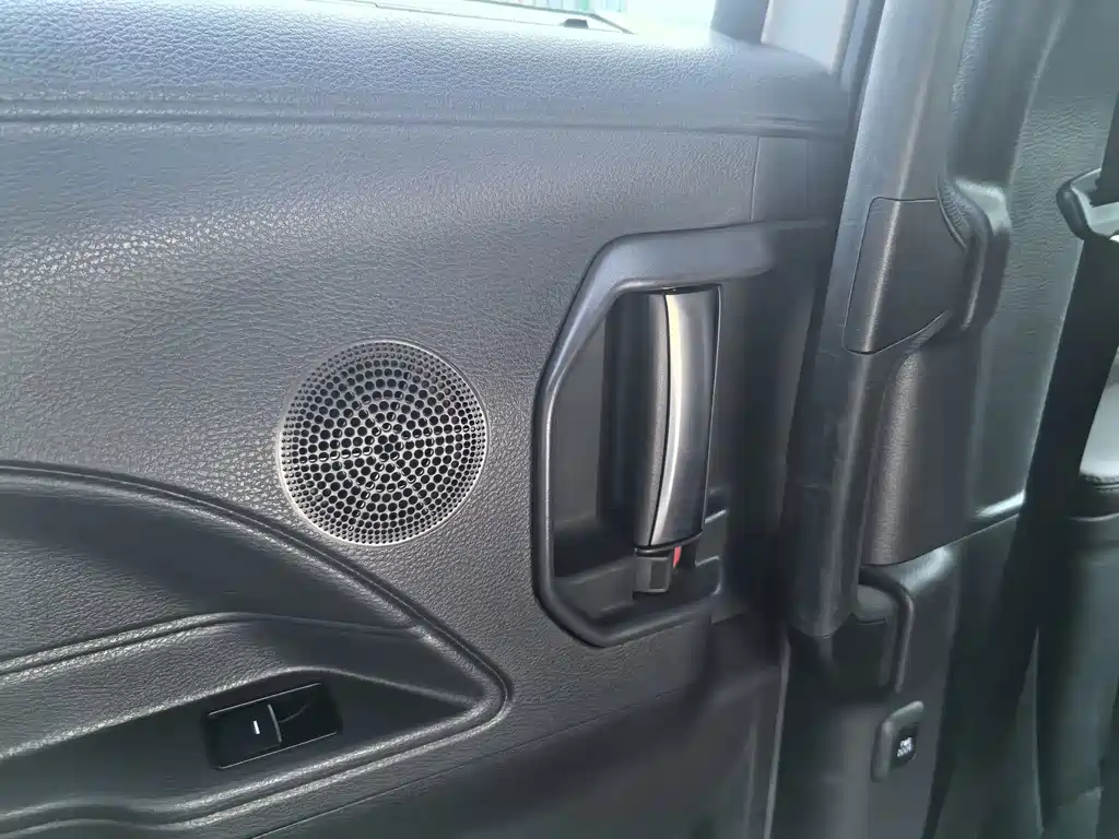 Toyota Sienna — миниатюра 39