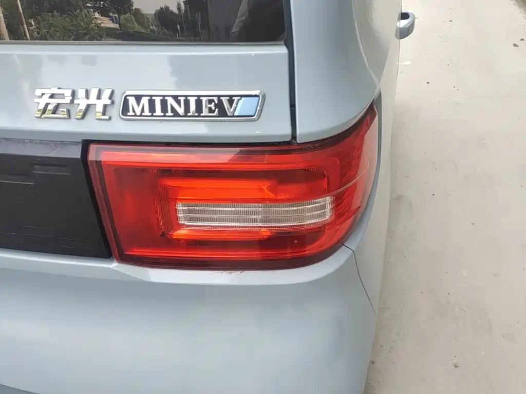Wuling MINIEV — миниатюра 8
