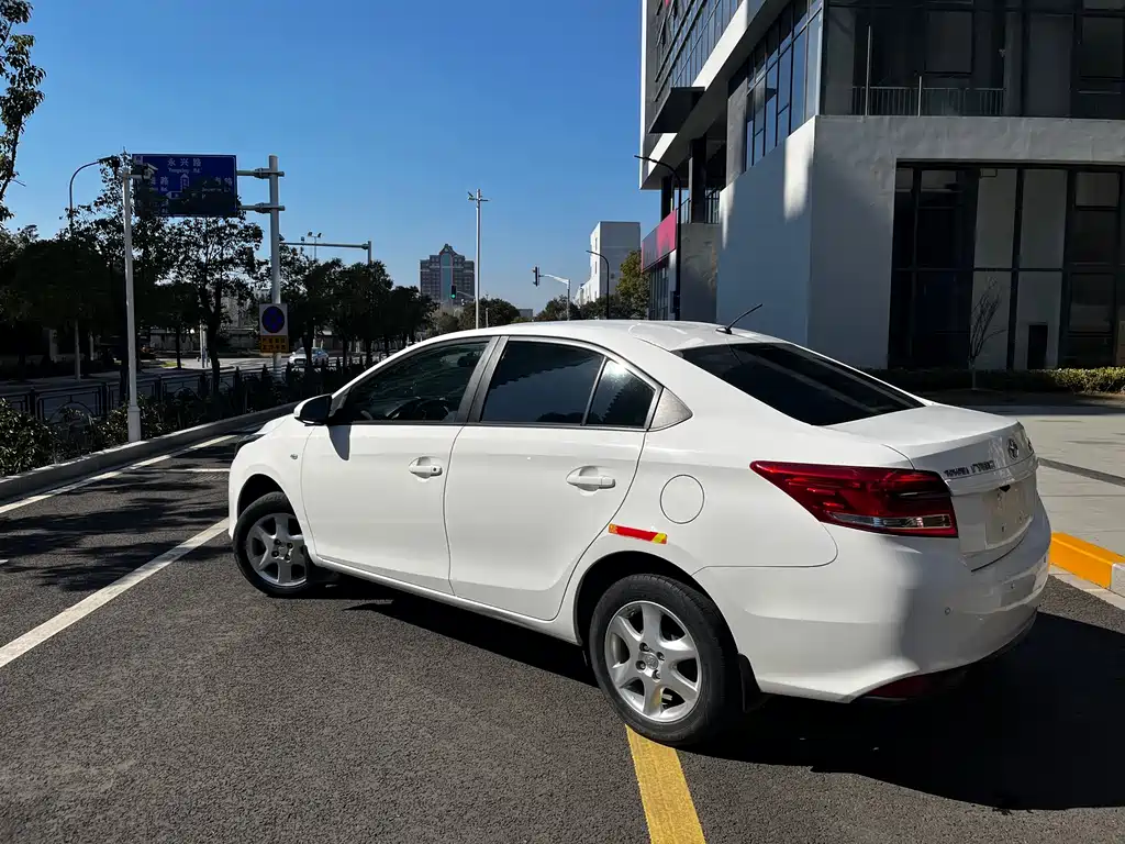 TOYOTA YARIS L TO ENJOY