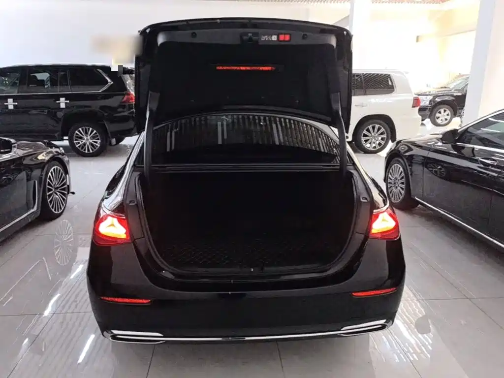 Mercedes-Benz E-Class — миниатюра 19