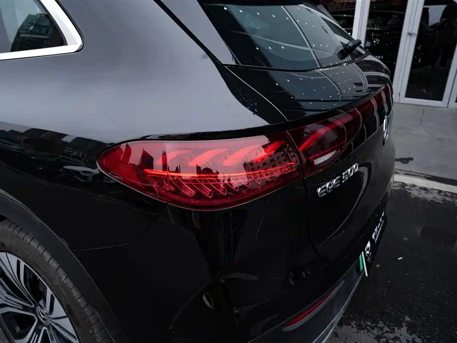 MERCEDES-BENZ EQE SUV