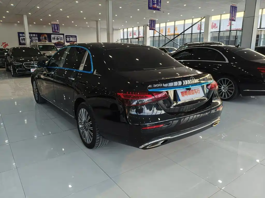 Mercedes-Benz E-Class — миниатюра 5