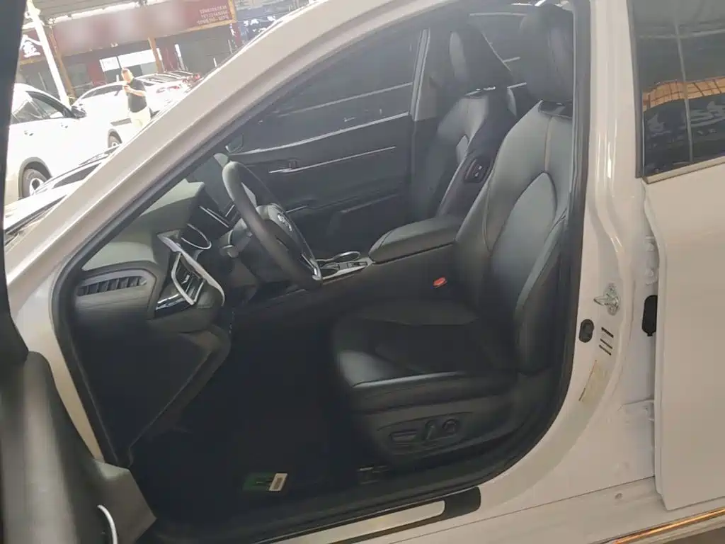 Toyota Camry — миниатюра 15