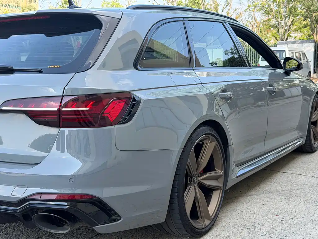 Audi RS 4 — миниатюра 15