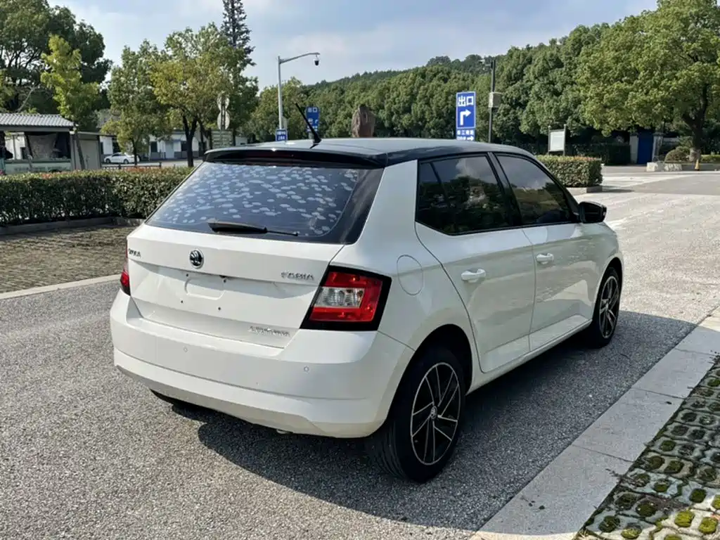 Skoda Fabia — миниатюра 16