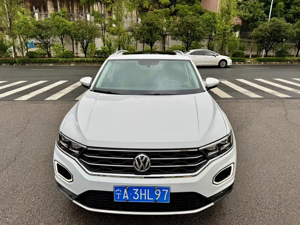 Volkswagen T-Roc — миниатюра 2