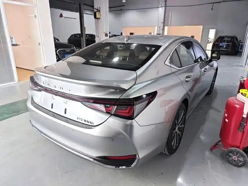 Lexus ES — миниатюра 8