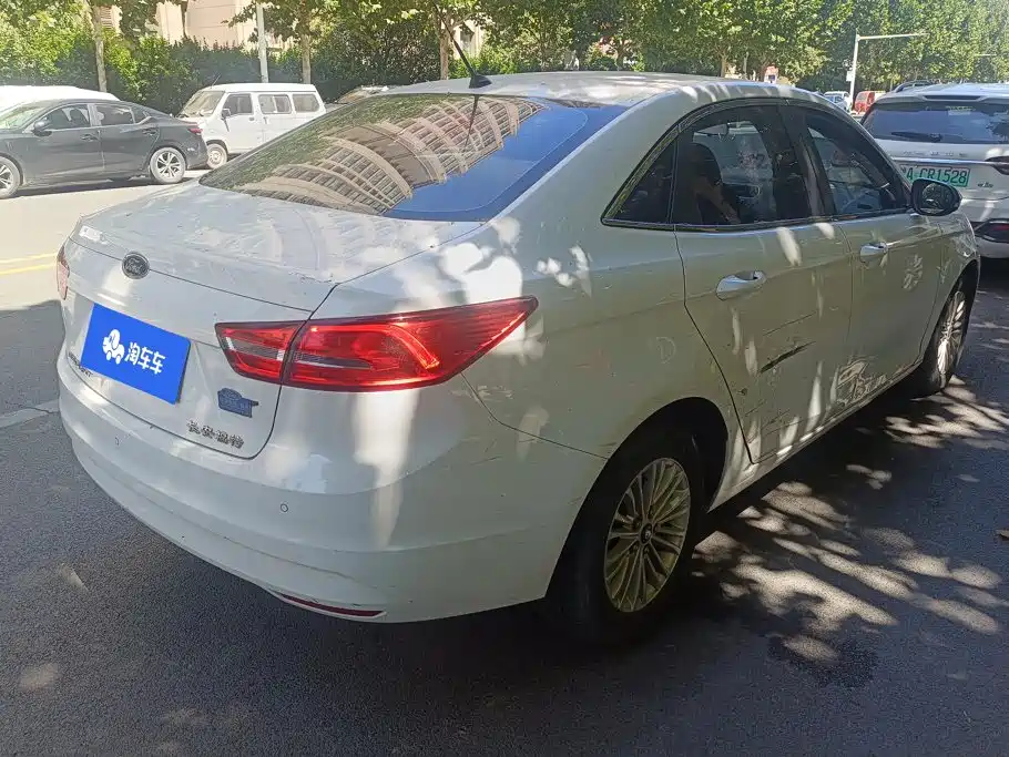Ford Escort — миниатюра 3