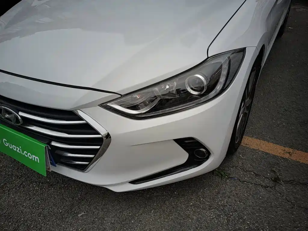 Hyundai Elantra — миниатюра 24