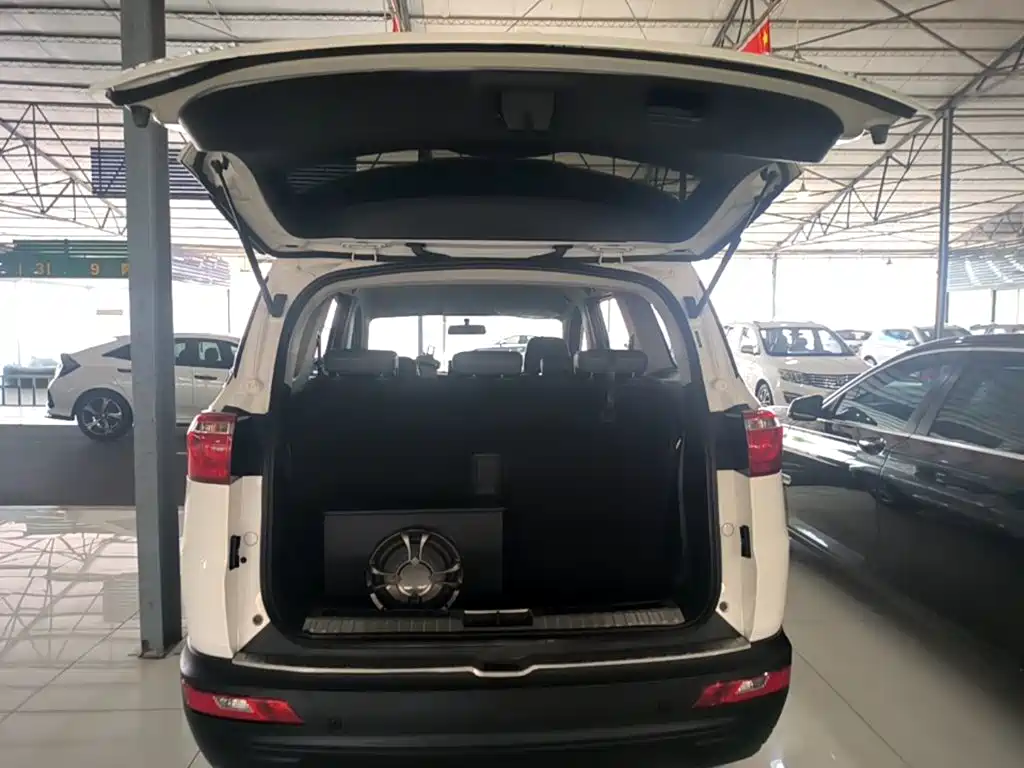 Wuling Hongguang S3 — миниатюра 19