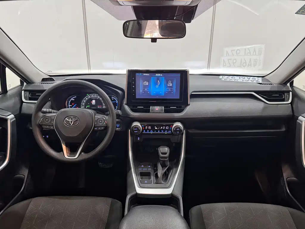 Toyota RAV4 — миниатюра 12