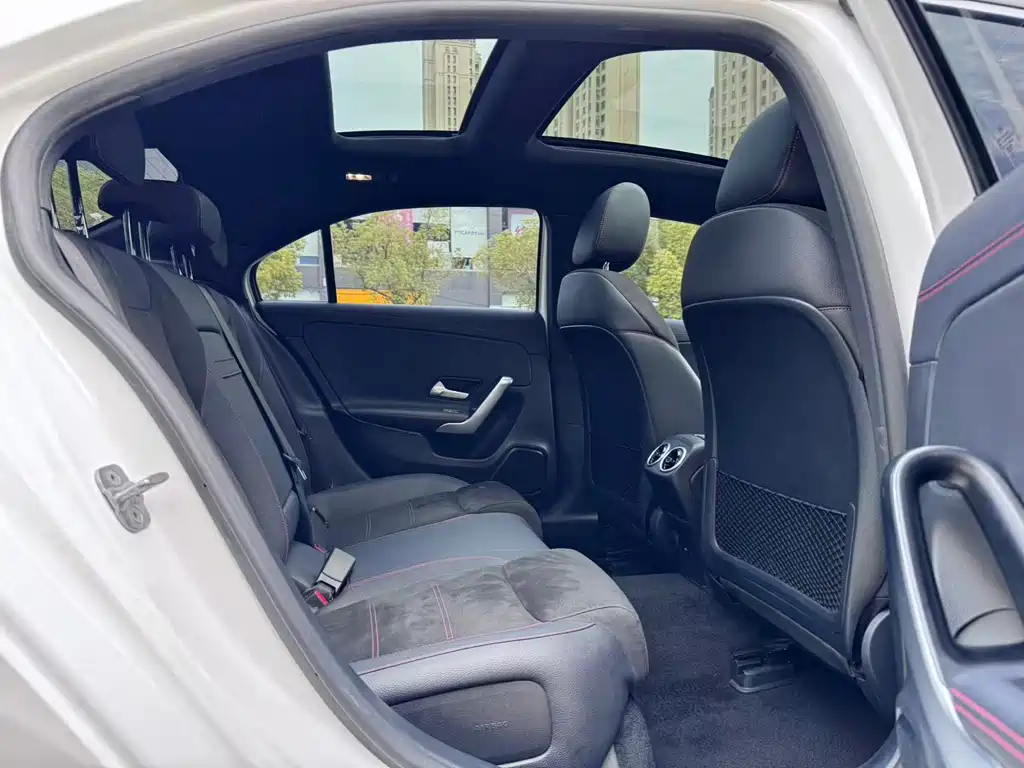 Mercedes-Benz A-Class — миниатюра 7
