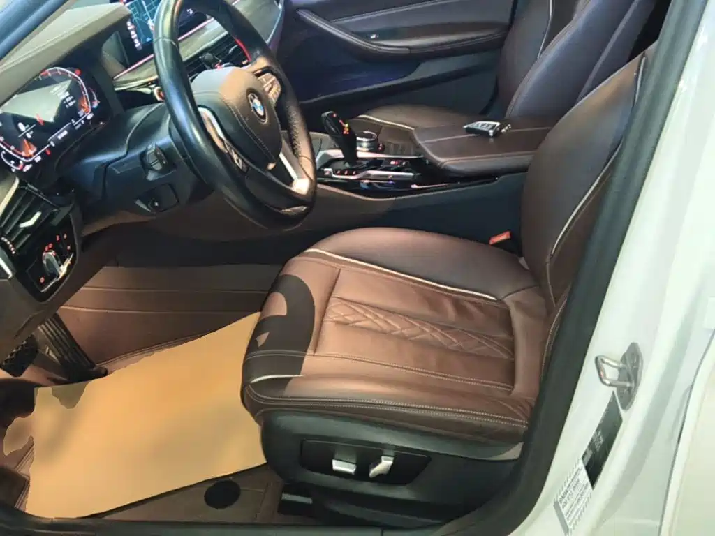 BMW 5 Series — миниатюра 15