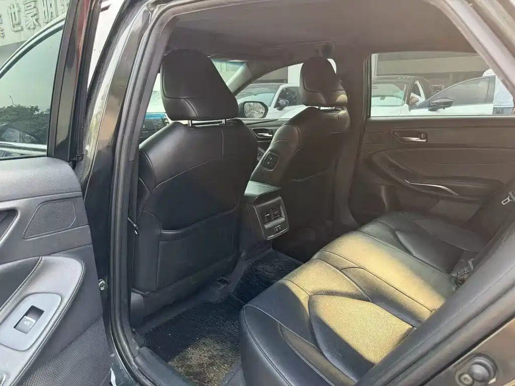 Toyota Avalon — миниатюра 6