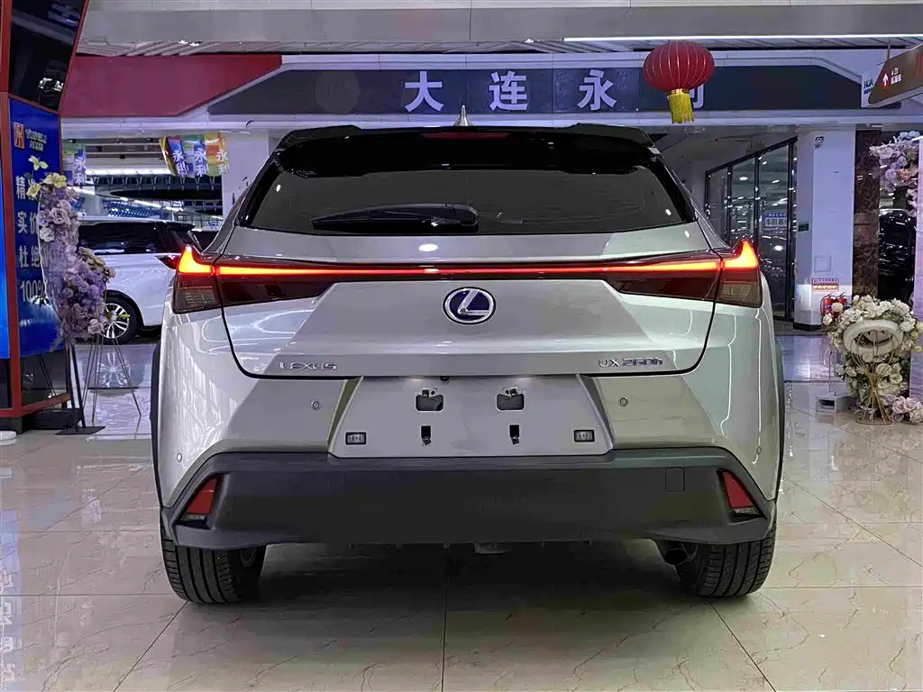 Lexus UX — миниатюра 17