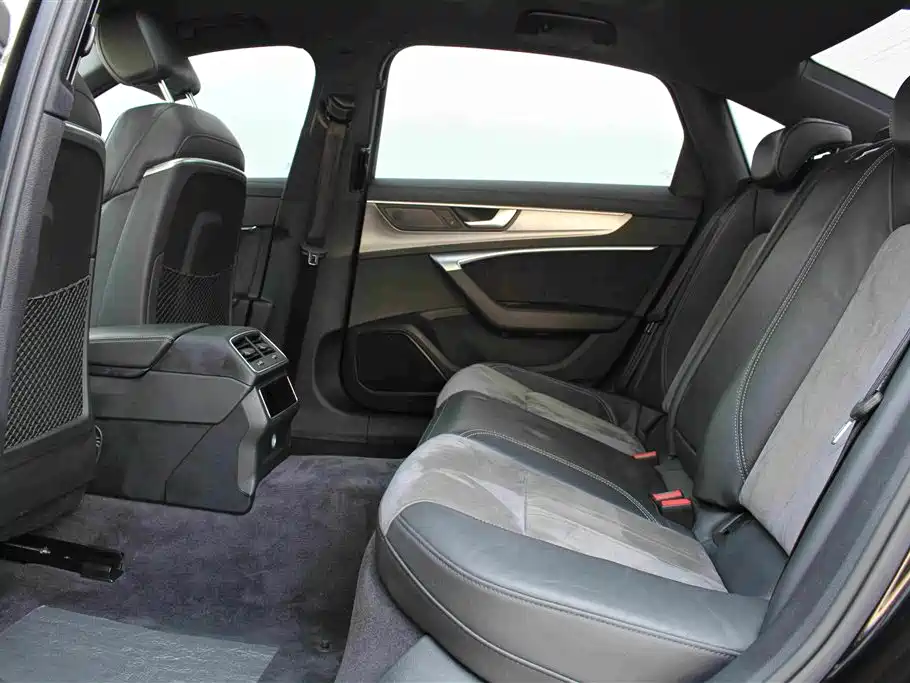 Audi A6L — миниатюра 9