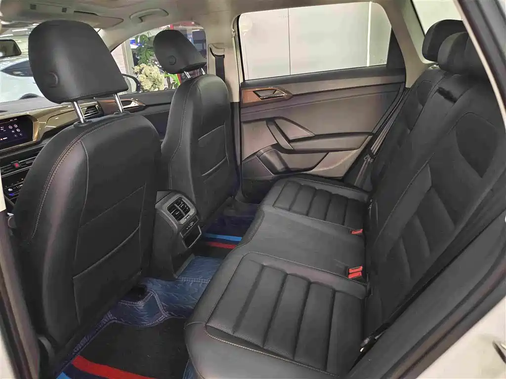 Volkswagen Tharu — миниатюра 5