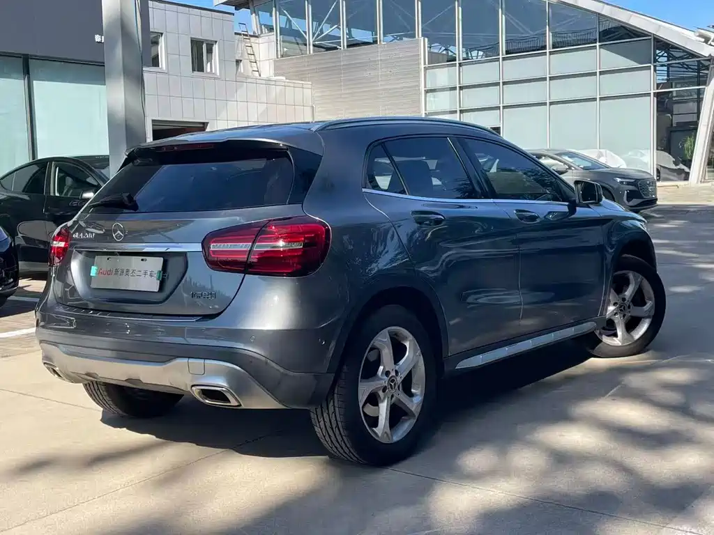 Mercedes-Benz GLA — миниатюра 11