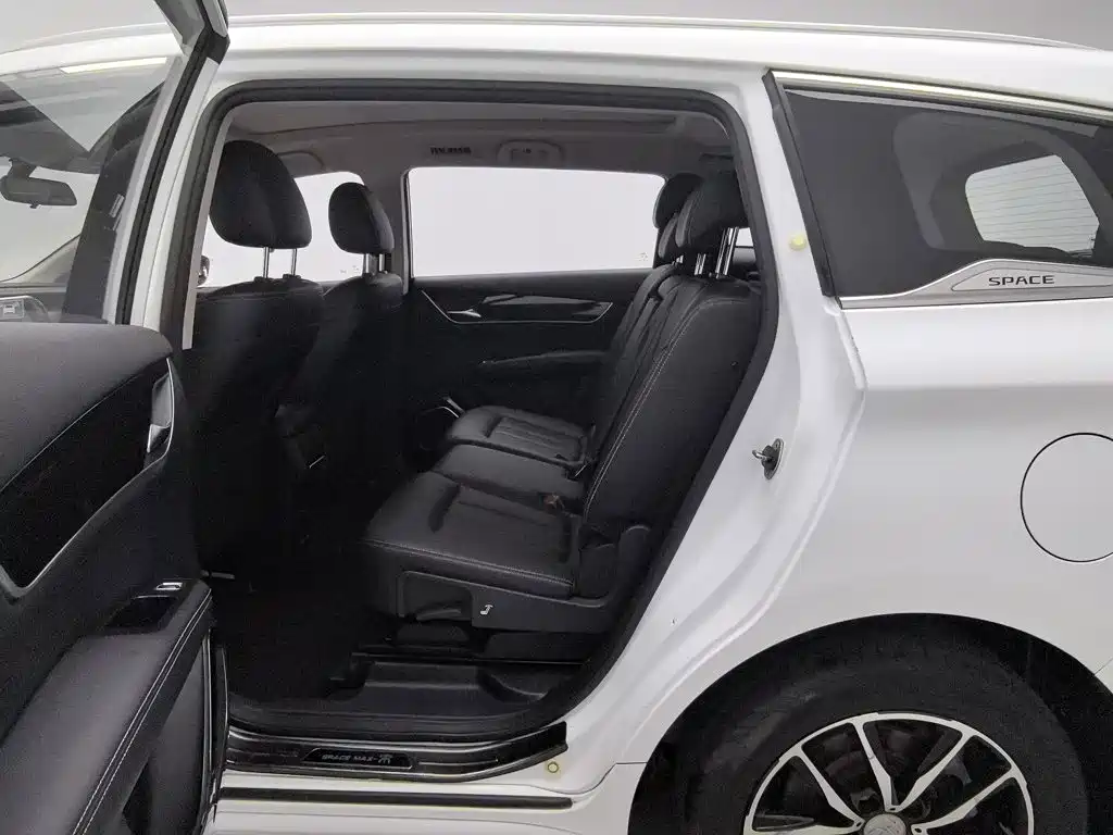 BYD MAX — миниатюра 15