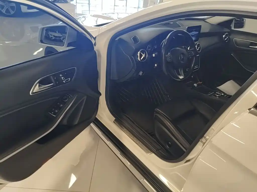 Mercedes-Benz GLA — миниатюра 21