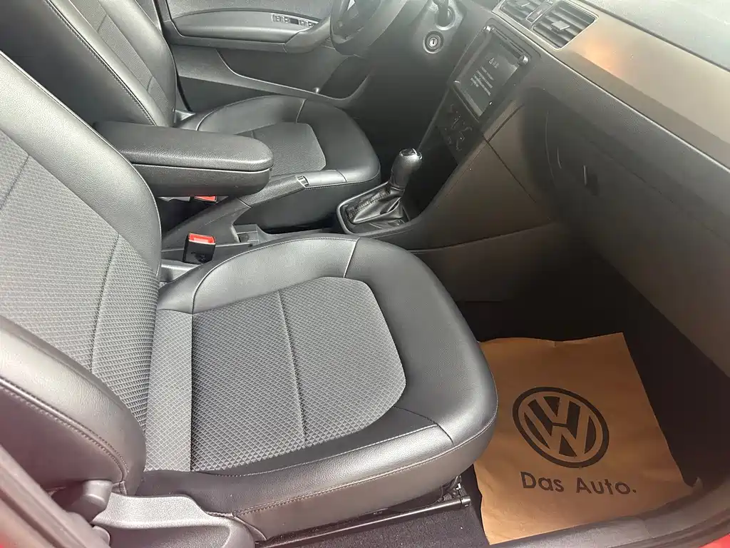 Skoda Rapid Spaceback — миниатюра 8