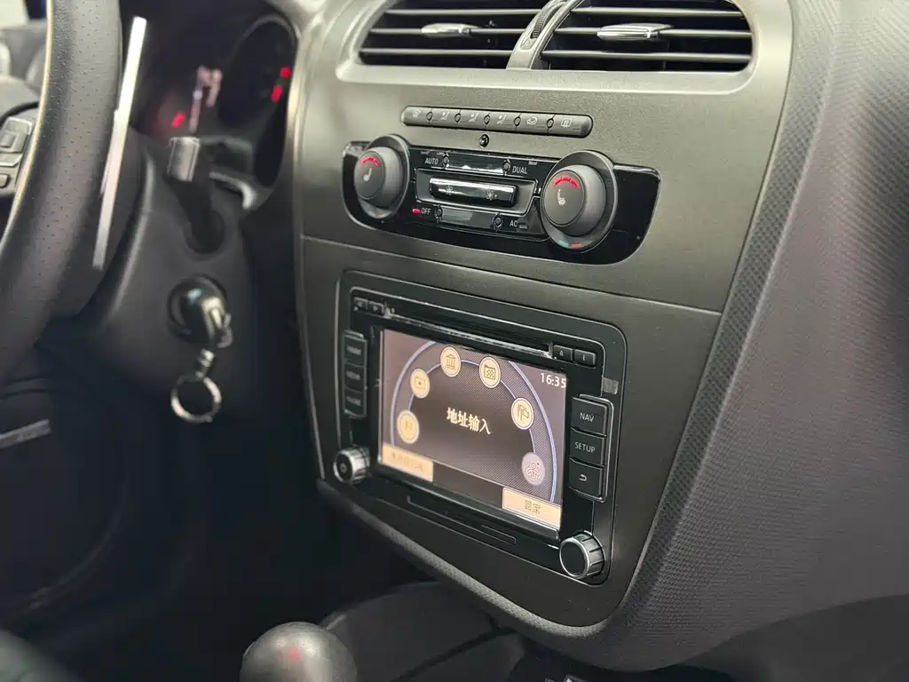 SEAT Leon — миниатюра 19