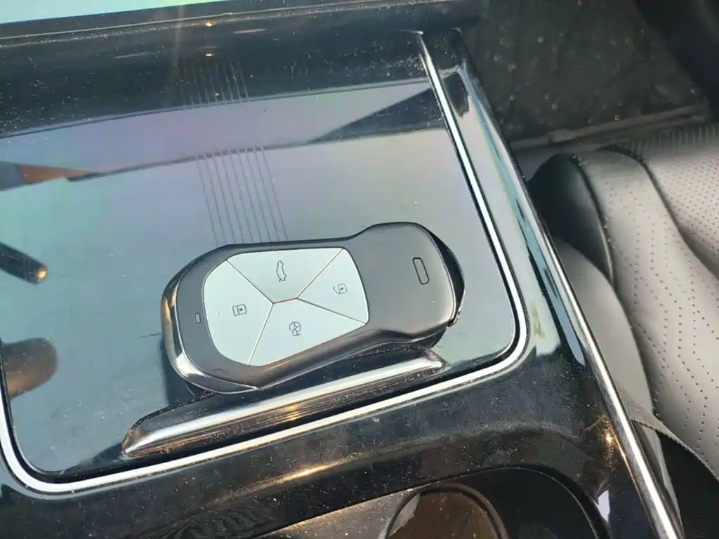 XPeng P5 — миниатюра 9