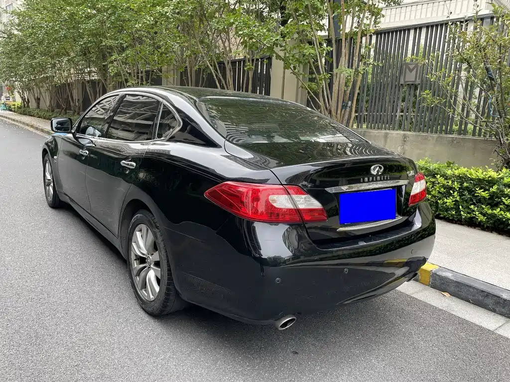 Infiniti Q70 — миниатюра 10