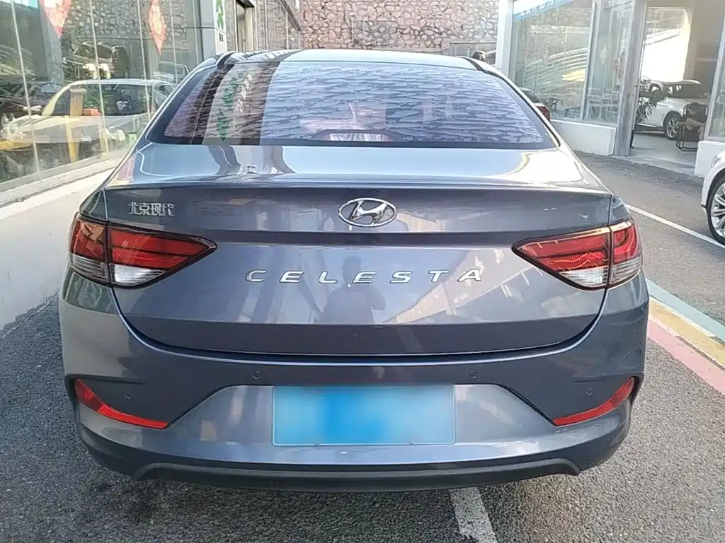 Hyundai Elantra — миниатюра 6