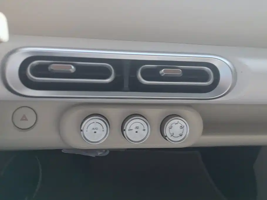 Wuling MINIEV — миниатюра 13