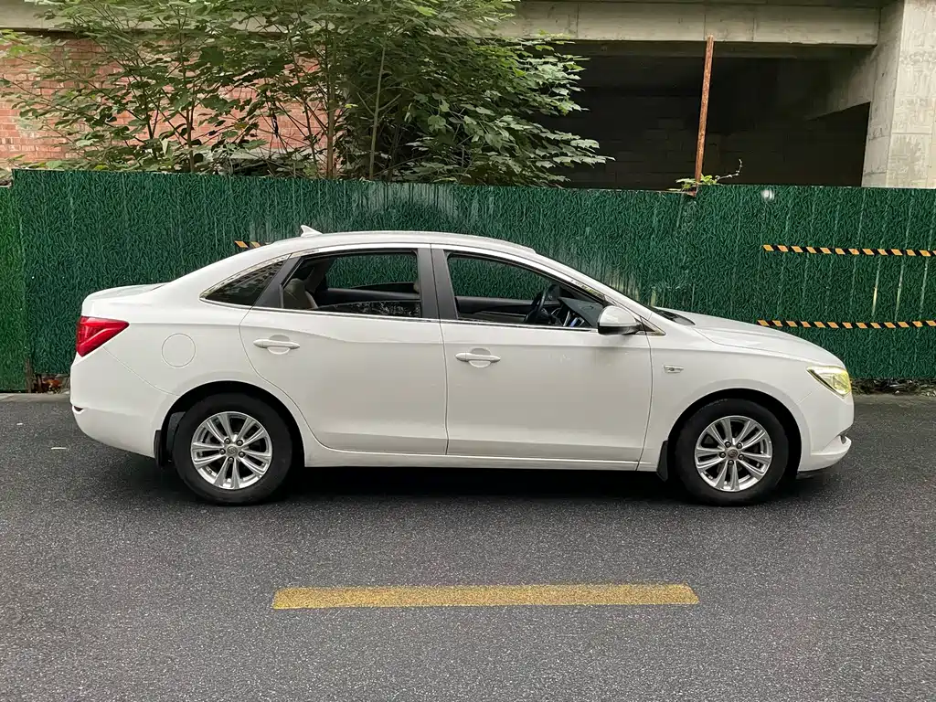 Buick Excelle — миниатюра 5