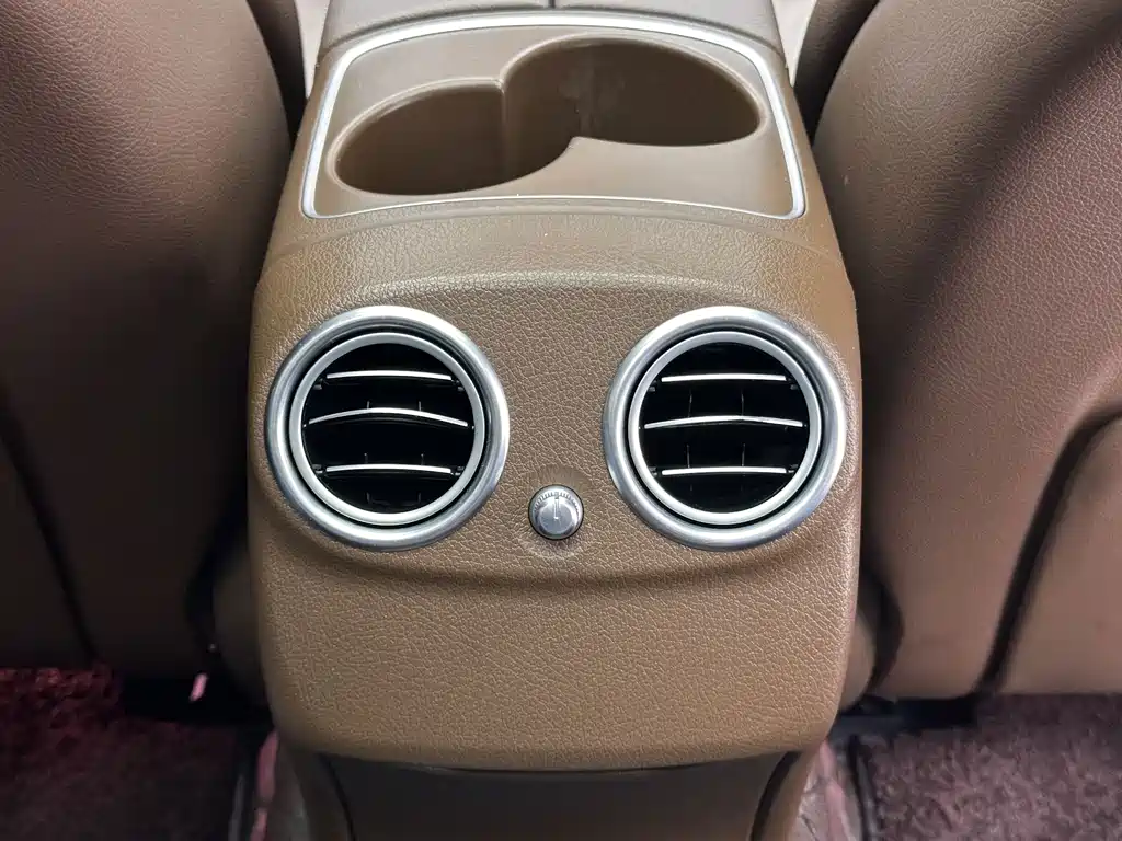 Mercedes-Benz E-Class — миниатюра 15