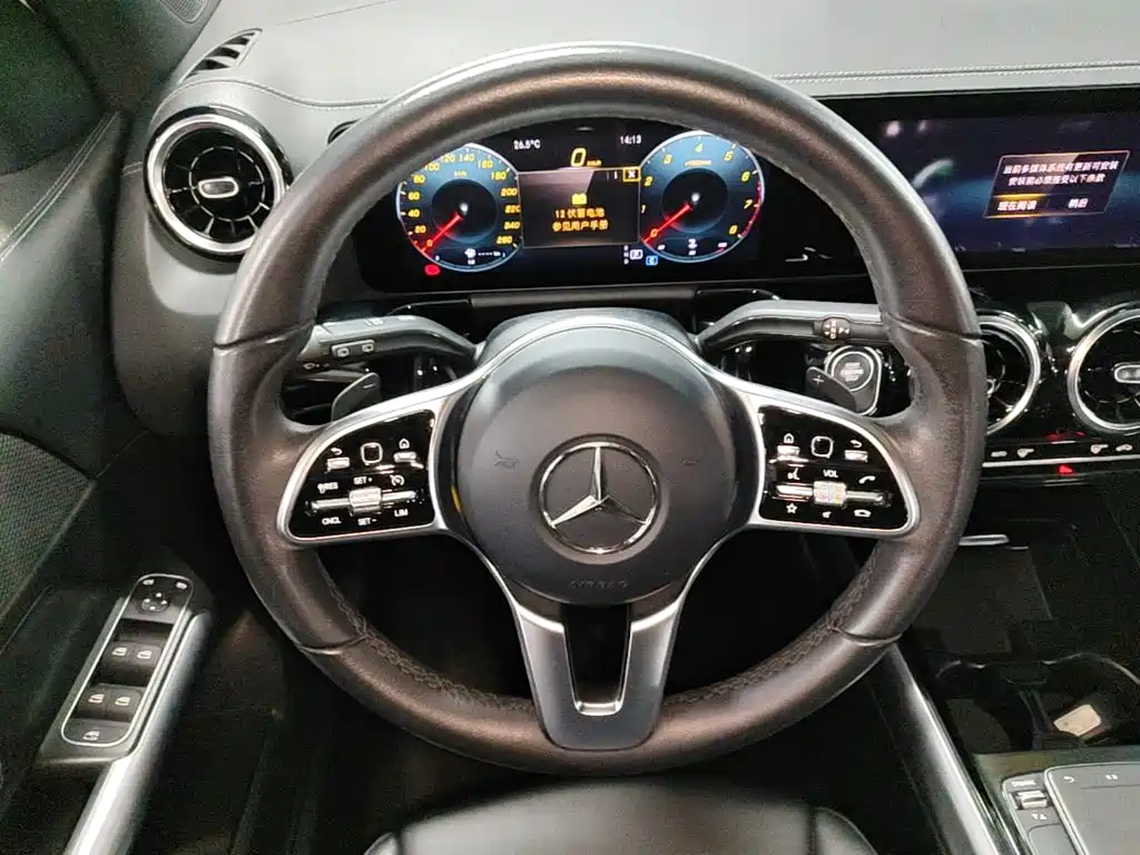 Mercedes-Benz GLA — миниатюра 15
