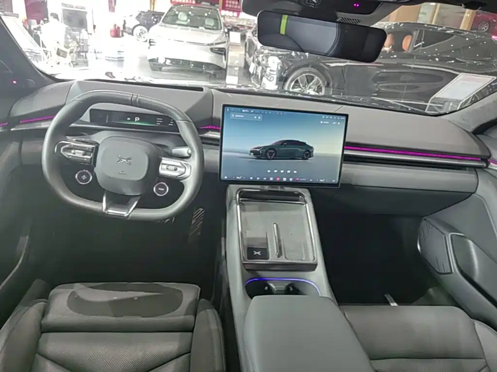 XPeng P7 — миниатюра 10