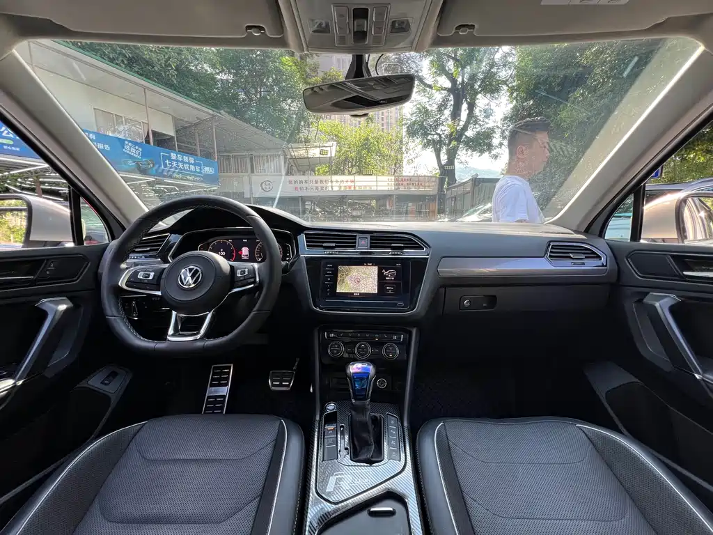 Volkswagen Tiguan L — миниатюра 16