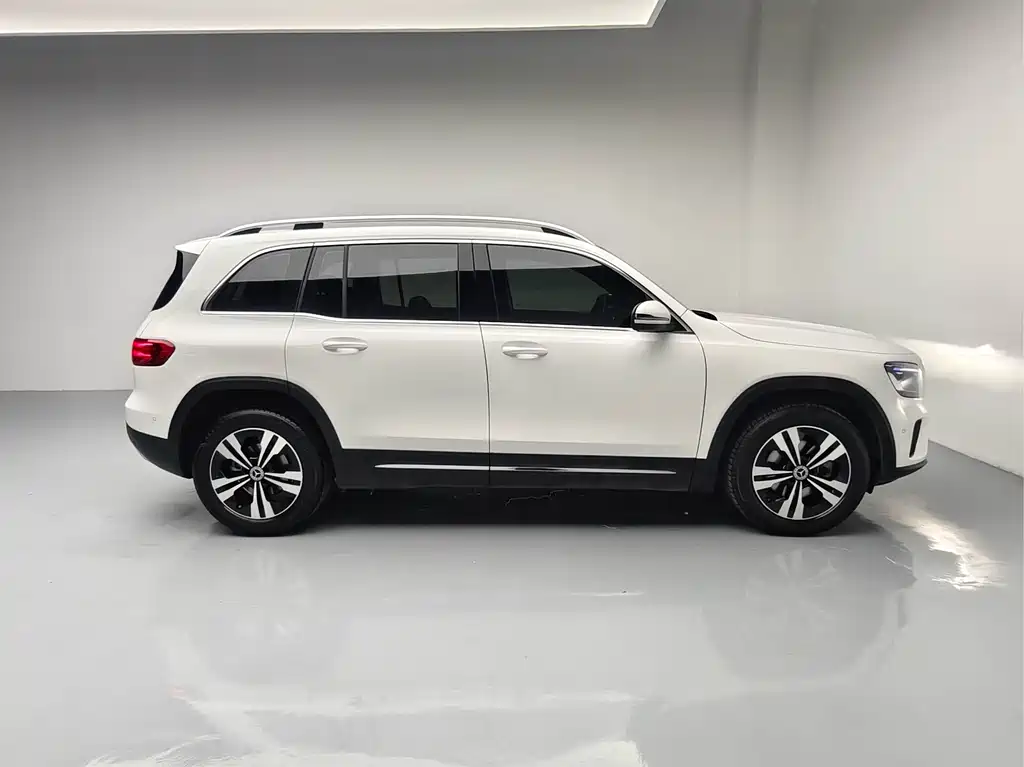 Mercedes-Benz GLB — миниатюра 9