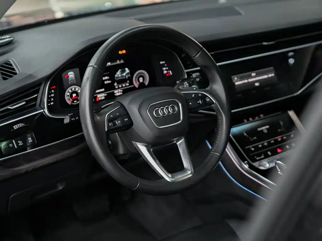 Audi Q7 — миниатюра 5